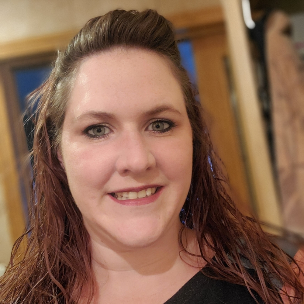 Meet your Posher, Amanda - Picture 3 of 3